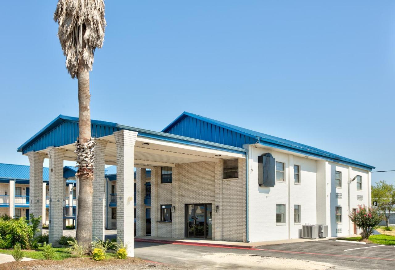 Hotel Super 8 By Wyndham Victoria - South - Hwy 59 Exterior foto